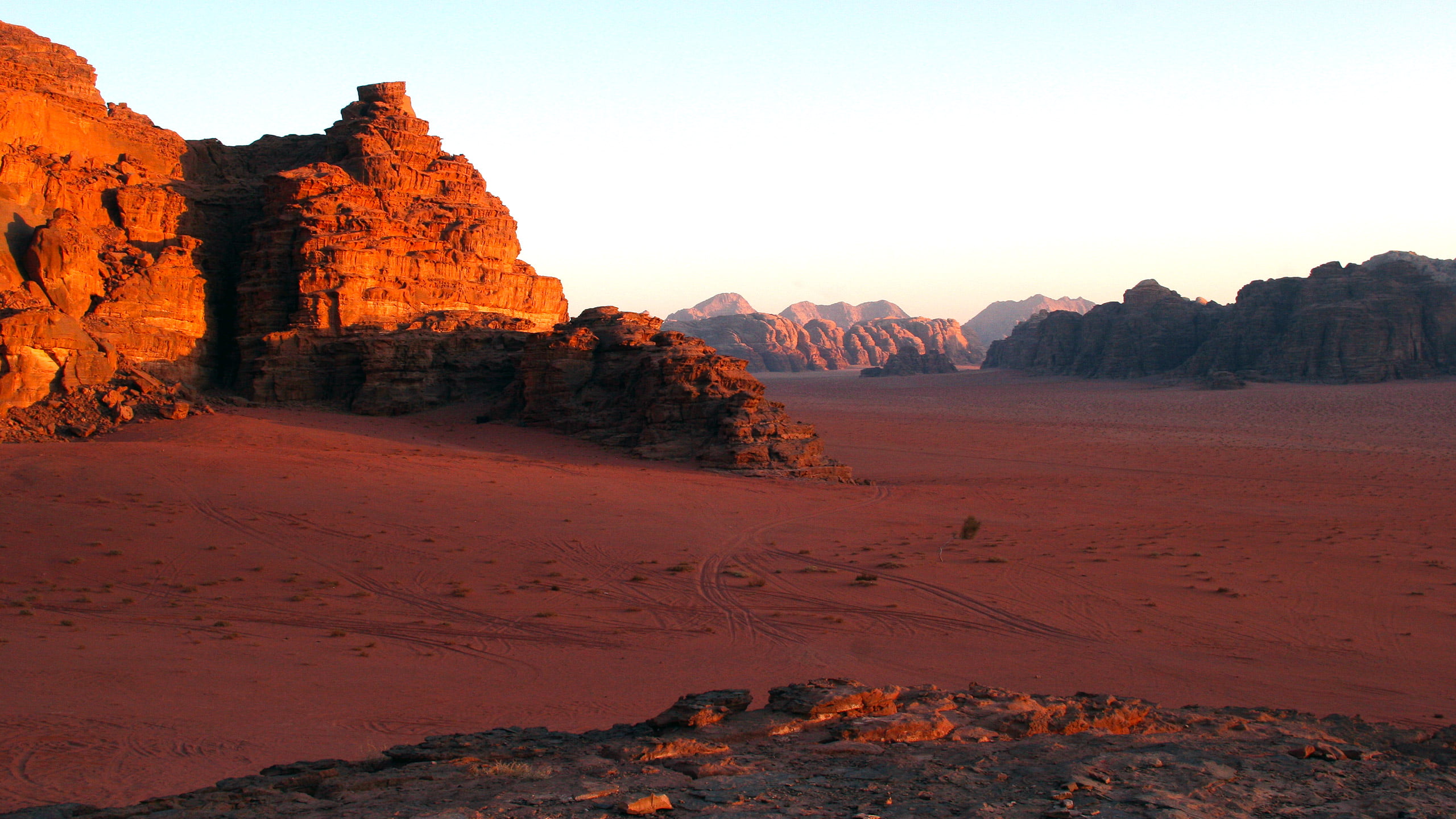 Du visar för närvarande Jordanien med världens vackraste öken – Röda och Döda haven med Wadi Rum