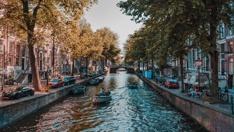 Läs mer om artikeln Amsterdam – Inget att dölja