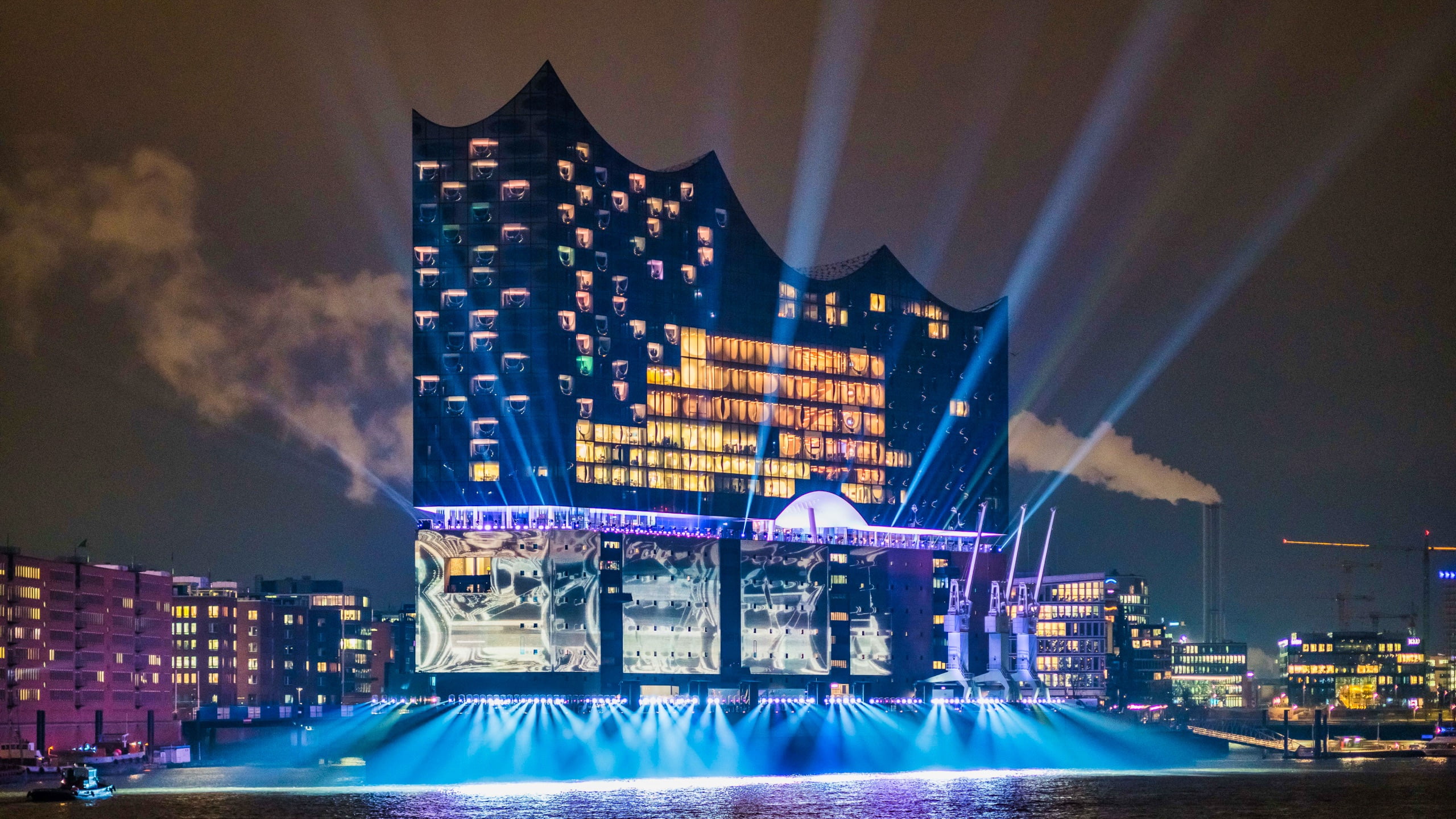 Du visar för närvarande Elbphilharmonie i Hamburg  – Europas mest påkostade och spektakulära konserthus